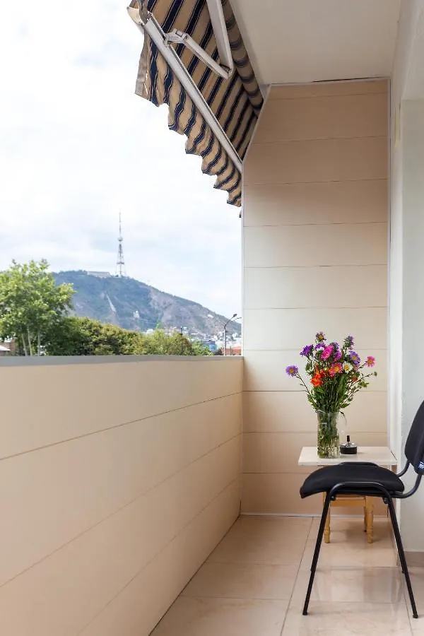Three Bedroom Apartment In Old Tbilisi With 3 Bathroom