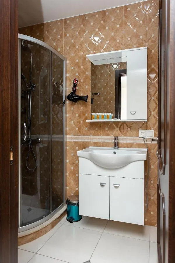 Three Bedroom Apartment In Old Tbilisi With 3 Bathroom